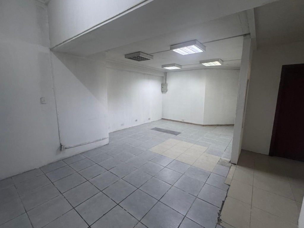 Local en Alquiler con Excelente Ubicación Sector República del Salvador 