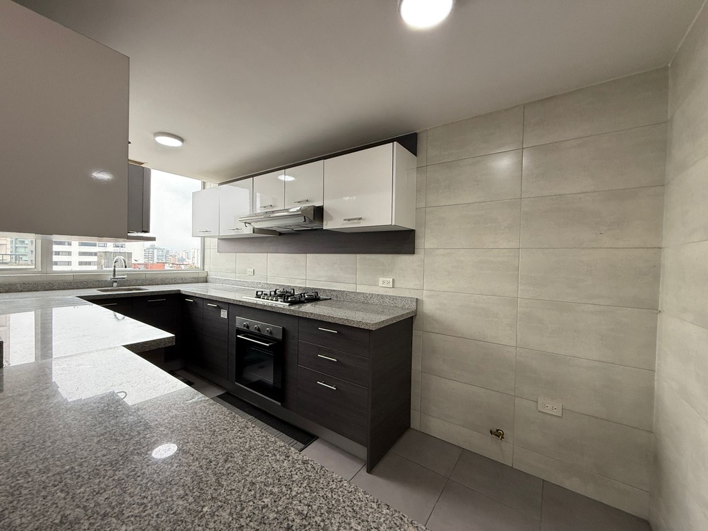 Departamento de 2 Dormitorios + Estudio en Venta Sector La Carolina