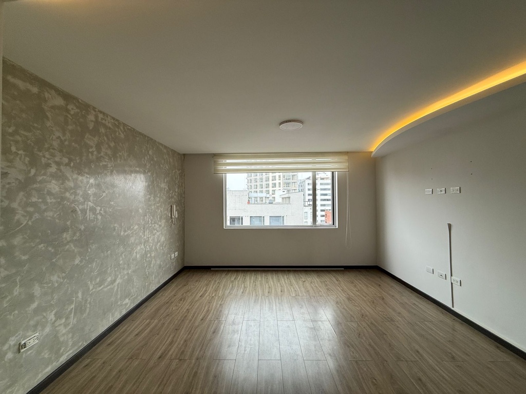 Departamento de 2 Dormitorios + Estudio en Venta Sector La Carolina