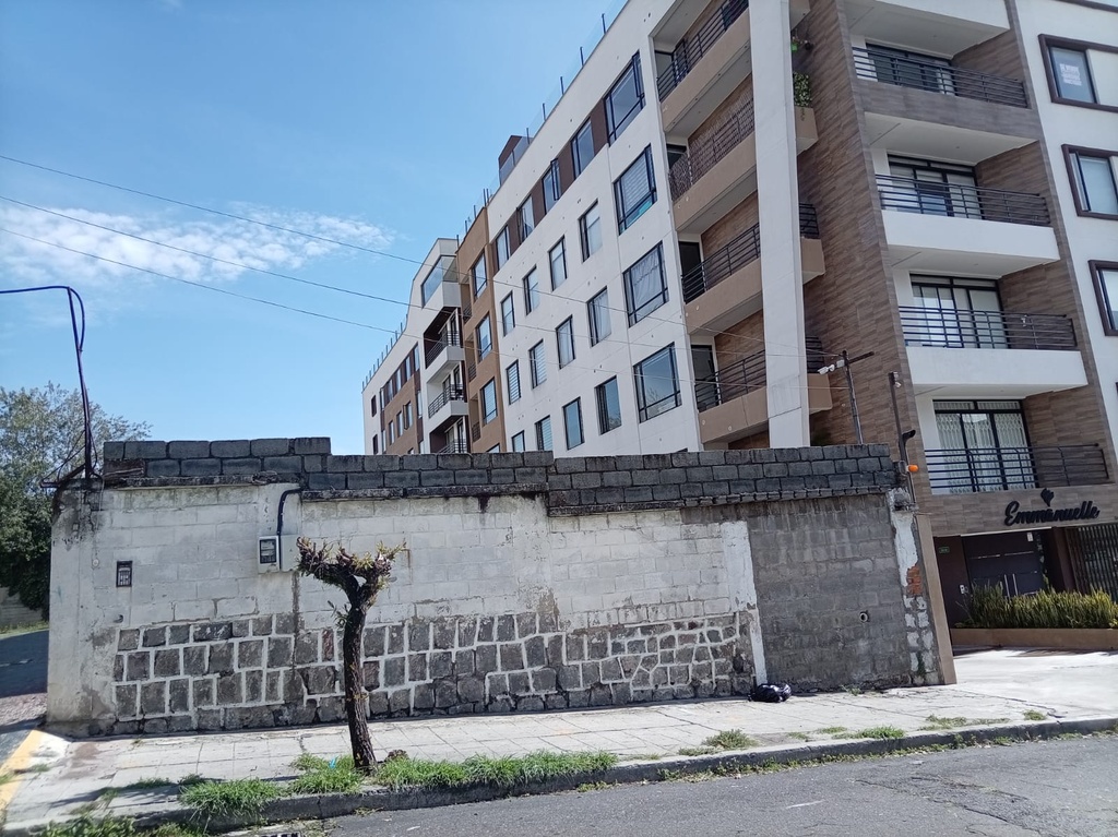 Terreno con Excelente Ubicación en Venta Sector Mariana de Jesús