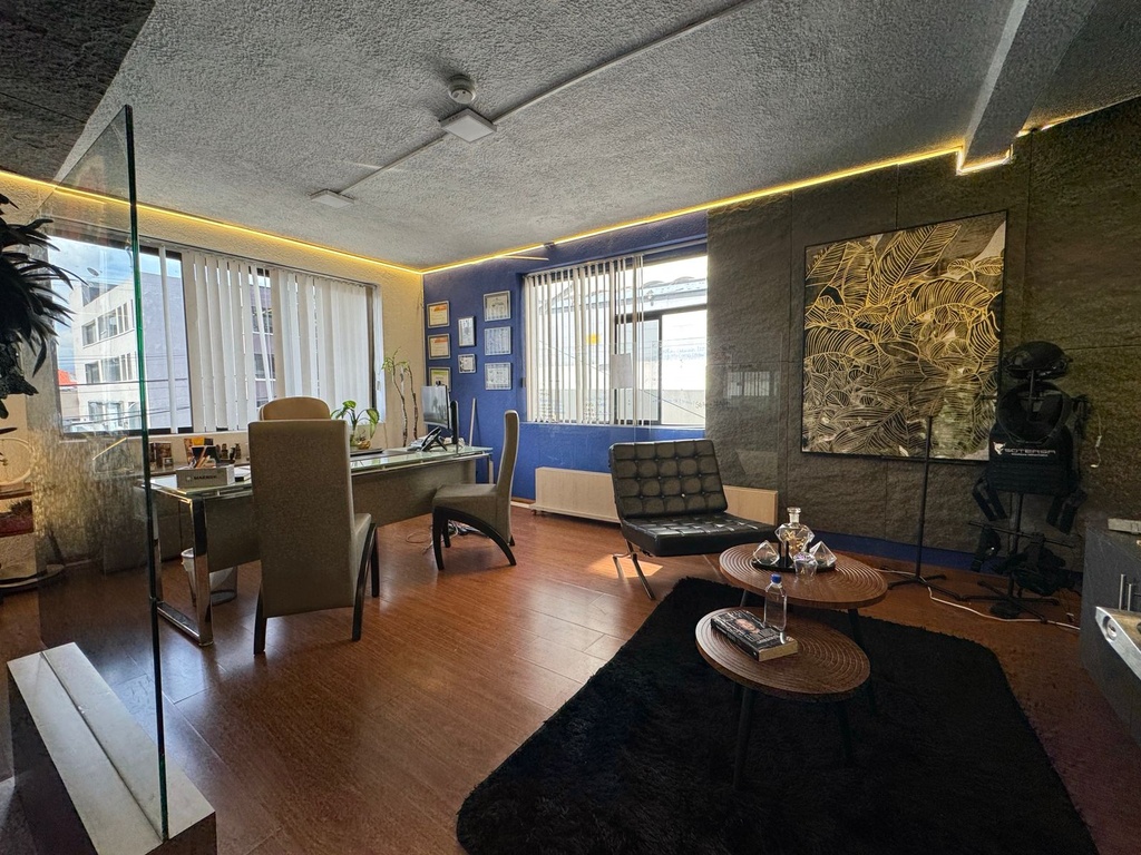 Casa Comercial con Excelente Ubicación en Venta Sector Mariana de Jesús