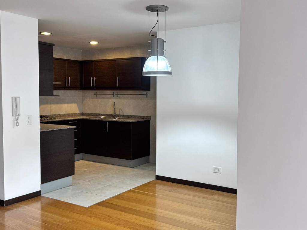 Departamento con Excelente Ubicación en Alquiler Sector República del Salvador