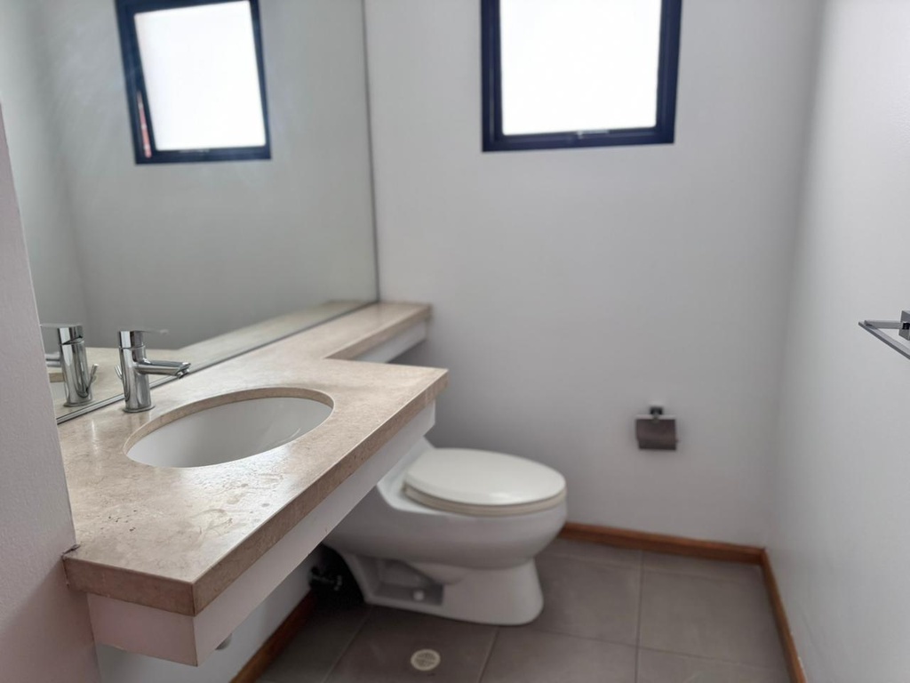 Suite Moderna en Alquiler Sector La Coruña