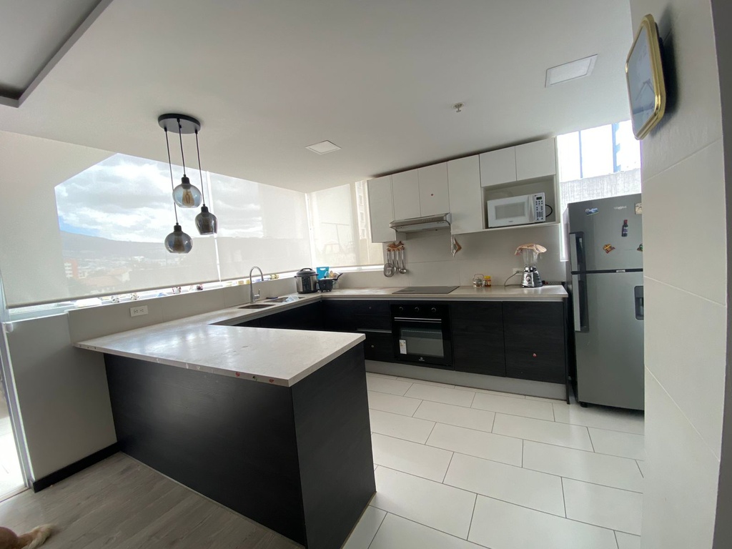 Departamento 3 Dormitorios - Tomás de Berlanga y 6 de Diciembre