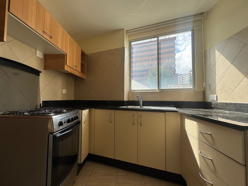 Suite con Excelente Ubicación en Alquiler Sector República del Salvador