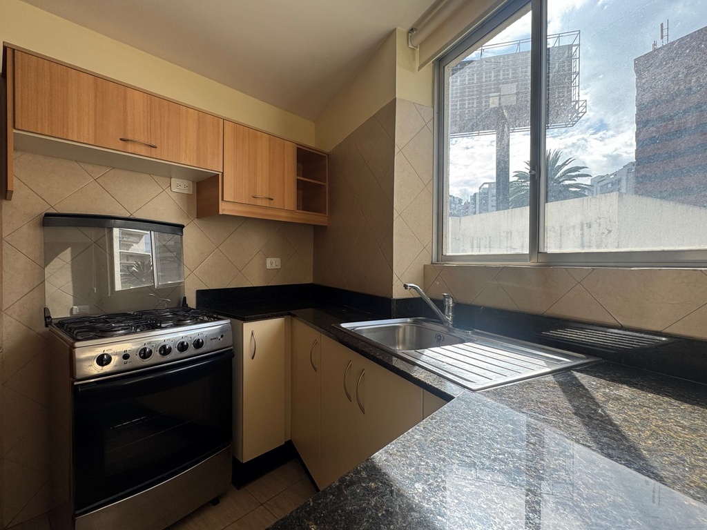 Suite con Excelente Ubicación en Alquiler Sector República del Salvador