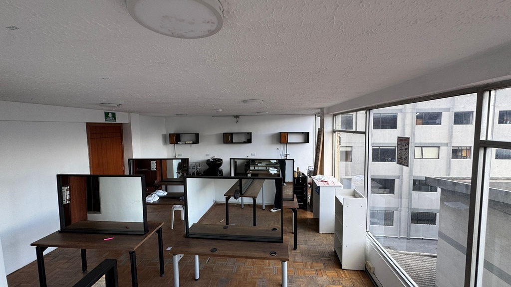 Oficina con Excelente Ubicación en Venta Sector Granda Centeno