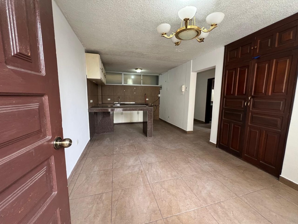 Departamento con Ubicación Estratégica en Alquiler Sector Rumipamba