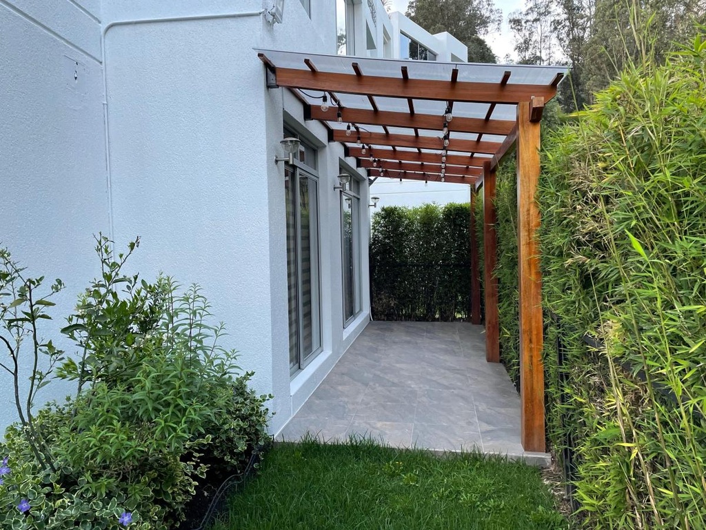 Departamento con Excelente Ubicación en Alquiler Sector Cumbayá