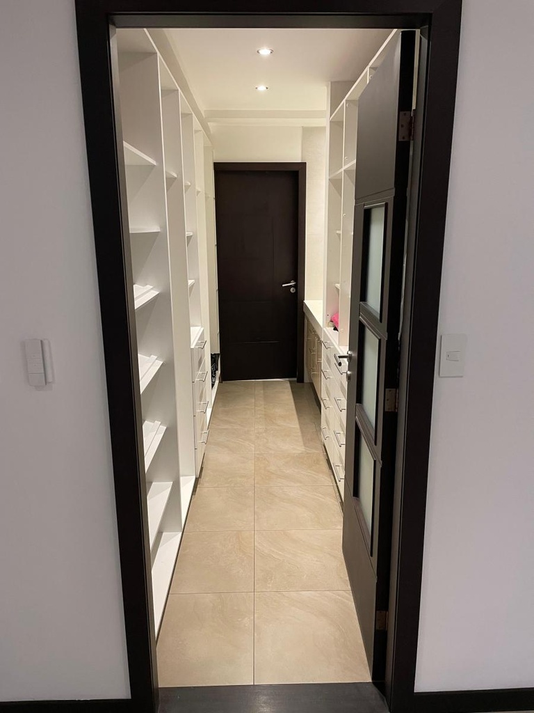 Departamento con Excelente Ubicación en Alquiler Sector Cumbayá