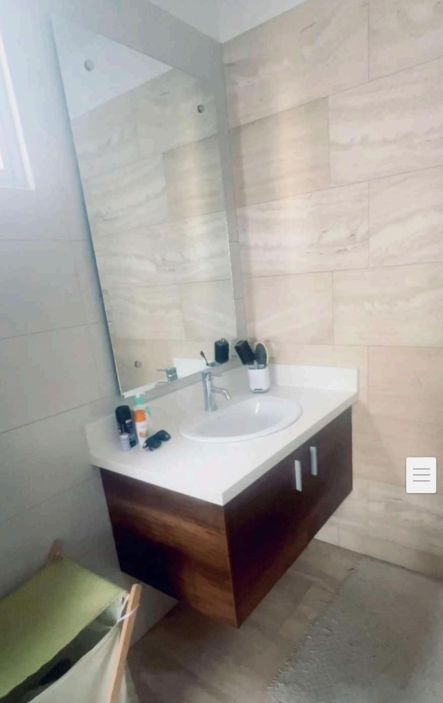 Casa Moderna con Excelente vista en Venta Sector Cumbayá