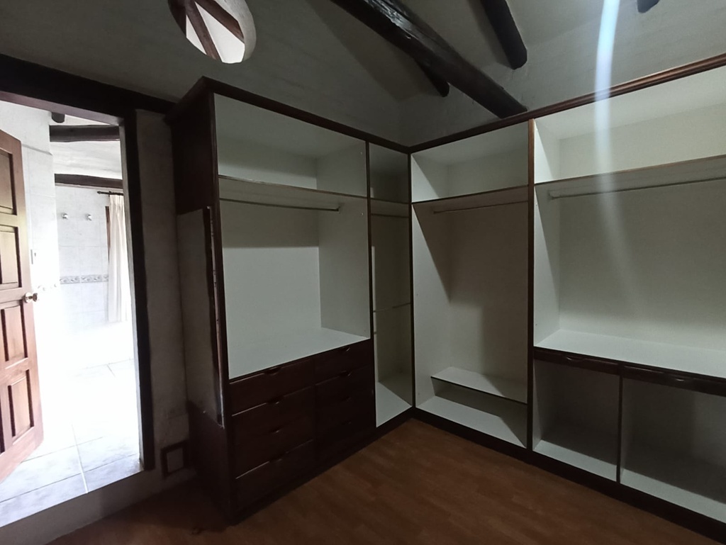 Casa en Alquiler con Excelente Ubicación  Sector Cumbayá