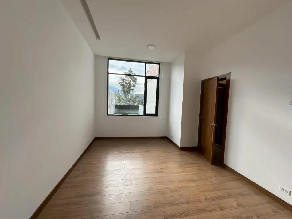 Bellavista - Renta Moderno Departamento Dos Dorm. - Bodega y 2 Parqueaderos! Terraza de 55 mts