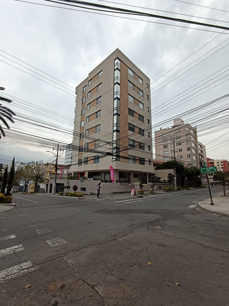 Suite en Venta con Ubicación Estratégica Sector 12 de Octubre 