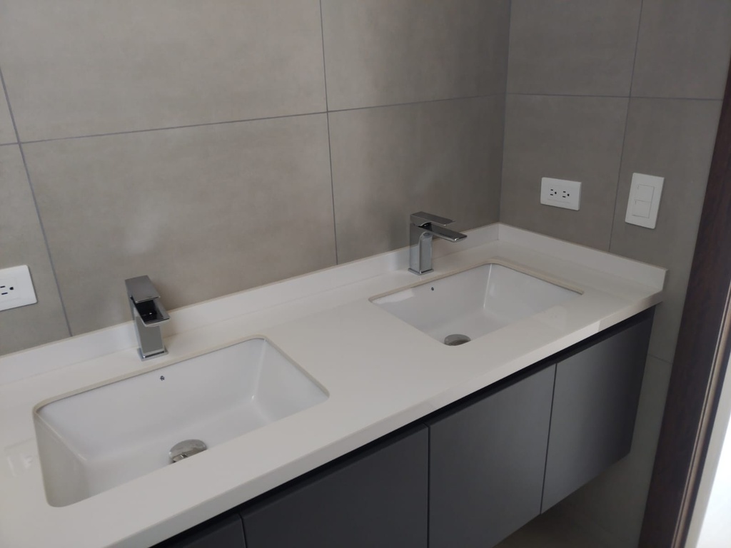 Casa en Venta a Estrenar Sector Tumbaco