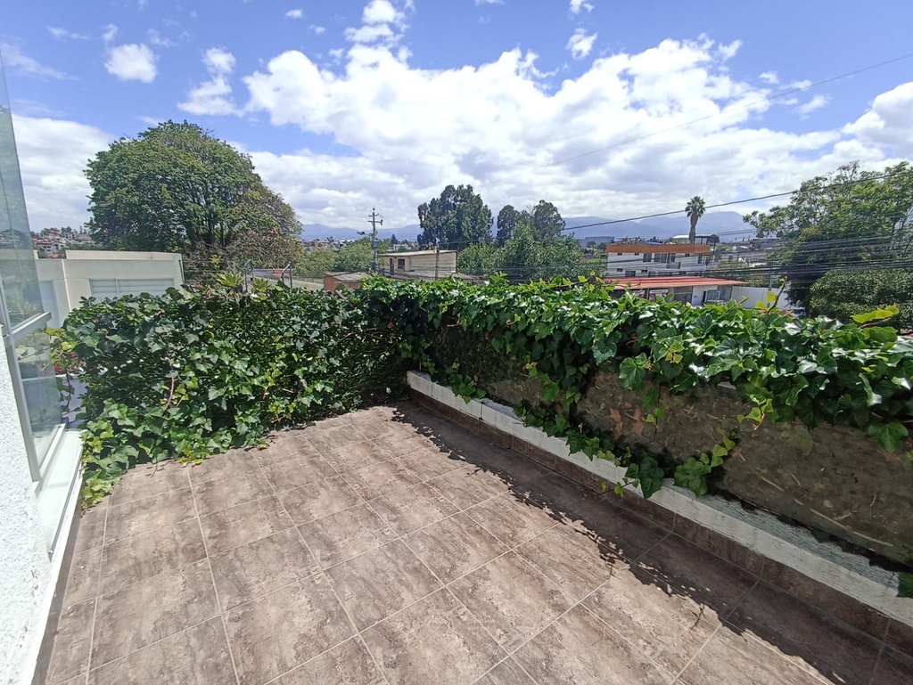 Casa en Venta de Oportunidad Sector Tumbaco