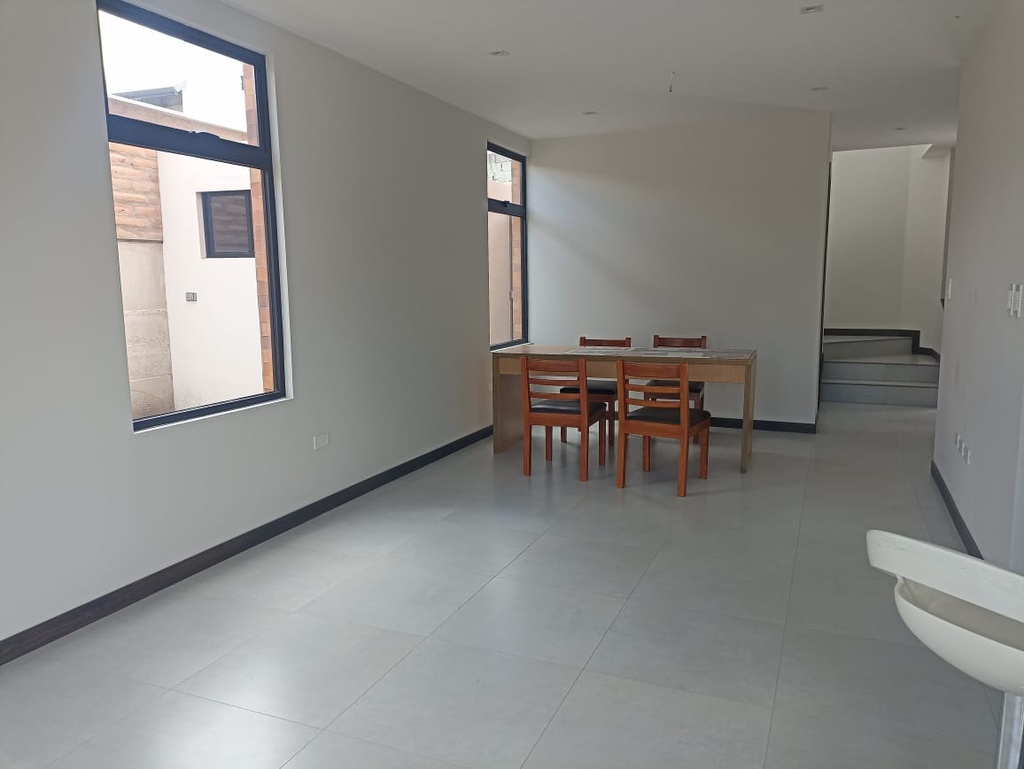 Casa en Venta a Estrenar Sector Puembo