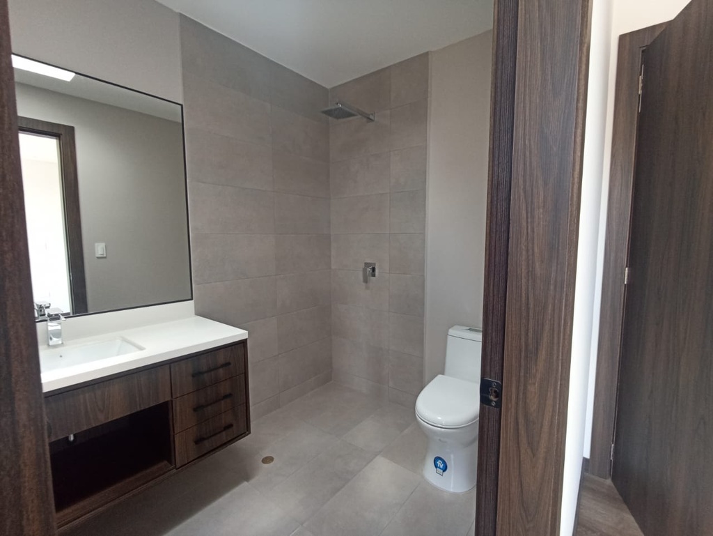 Casa en Venta a Estrenar Sector Puembo