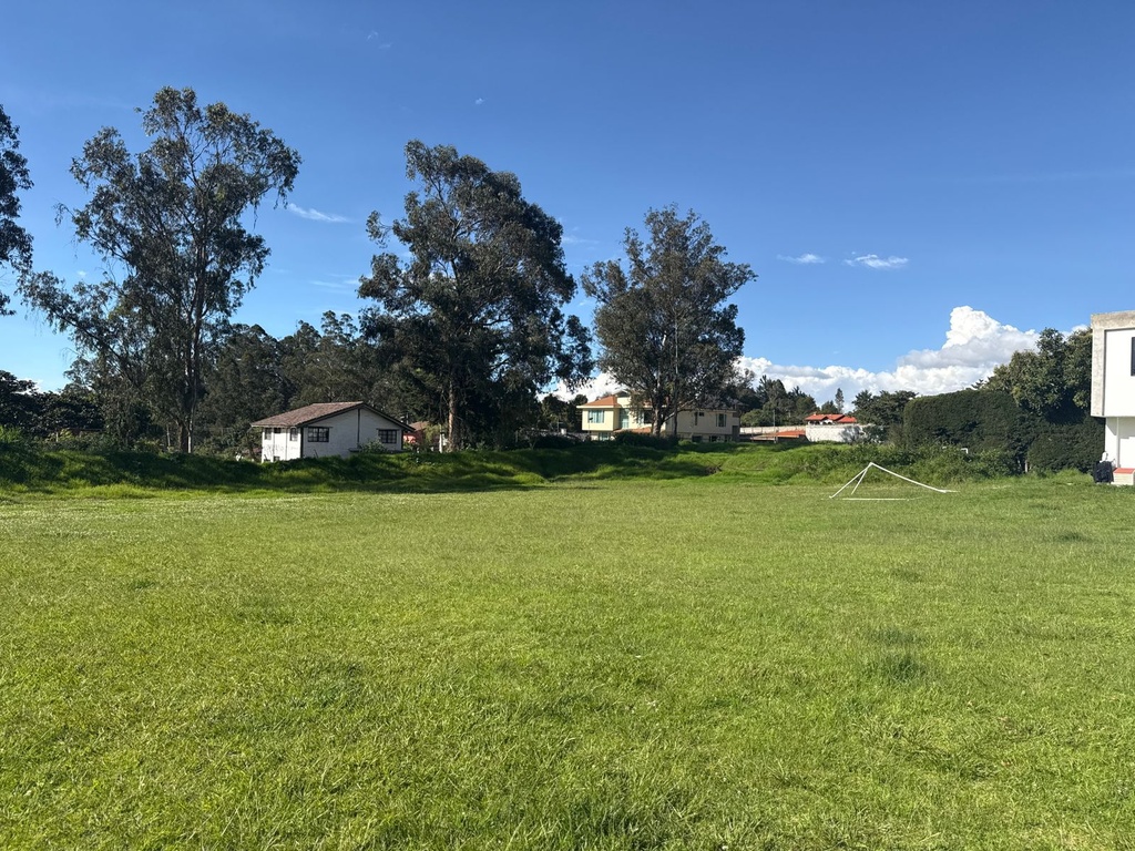Terreno con Excelente Ubicación en Venta Sector Tumbaco