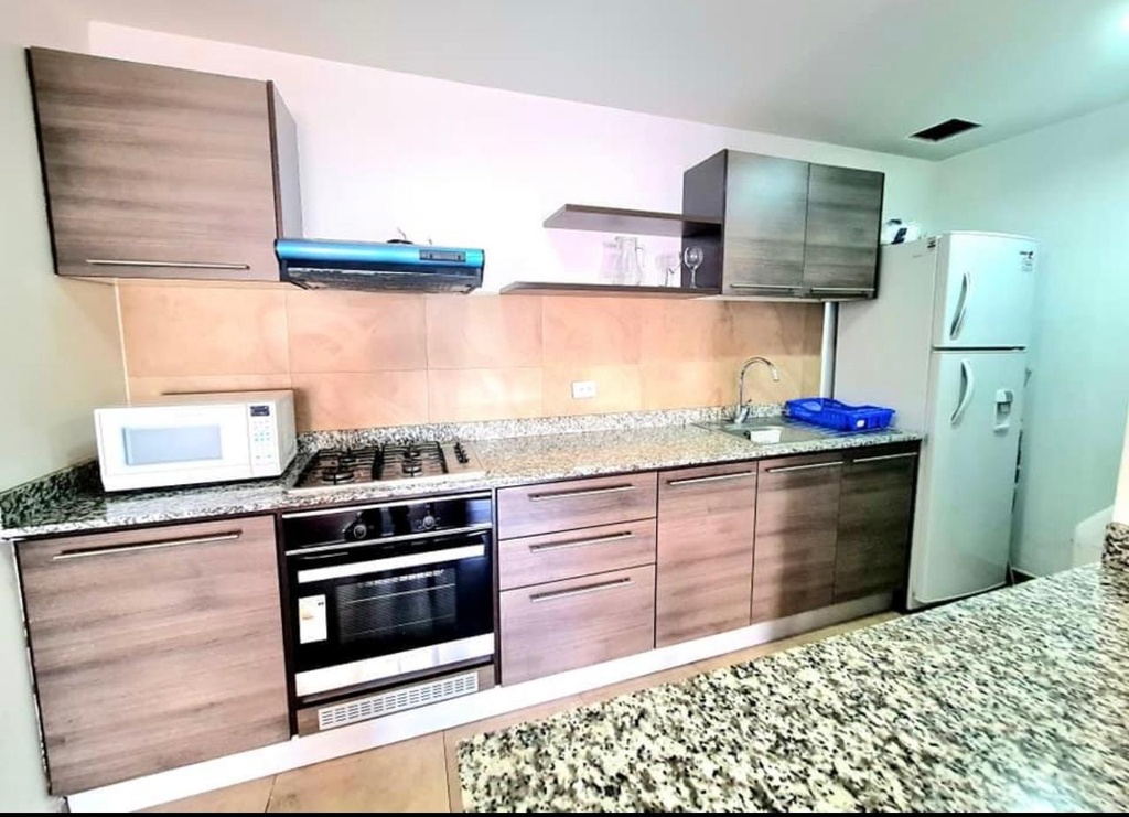 Suite con Excelente Ubicación en Alquiler Sector República del Salvador