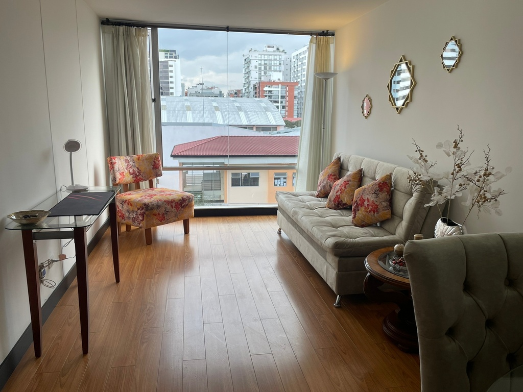 Departamento con Ubicación Estratégica en Alquiler Sector República del Salvador