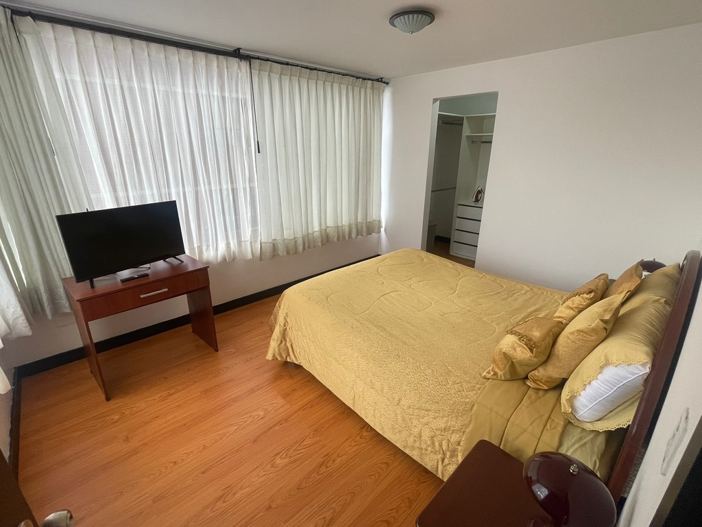 Departamento con Ubicación Estratégica en Alquiler Sector República del Salvador