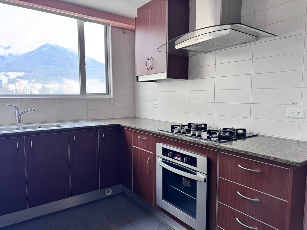 Departamento con Excelente Ubicación en Venta Sector República del Salvador