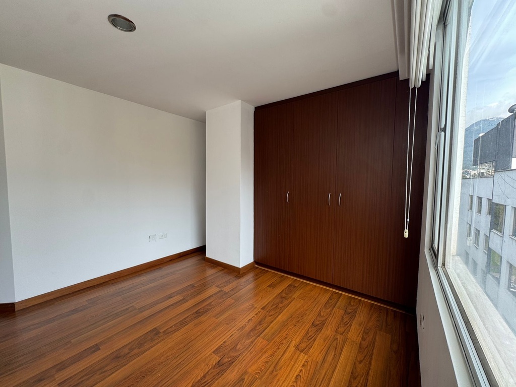 Departamento con Excelente Ubicación en Alquiler Sector República del Salvador