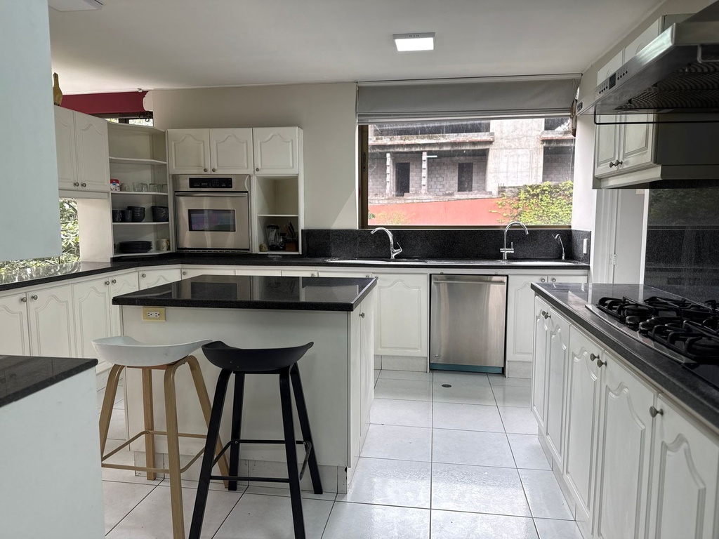 Departamento con Hermosa Vista en Alquiler Sector Monteserrin