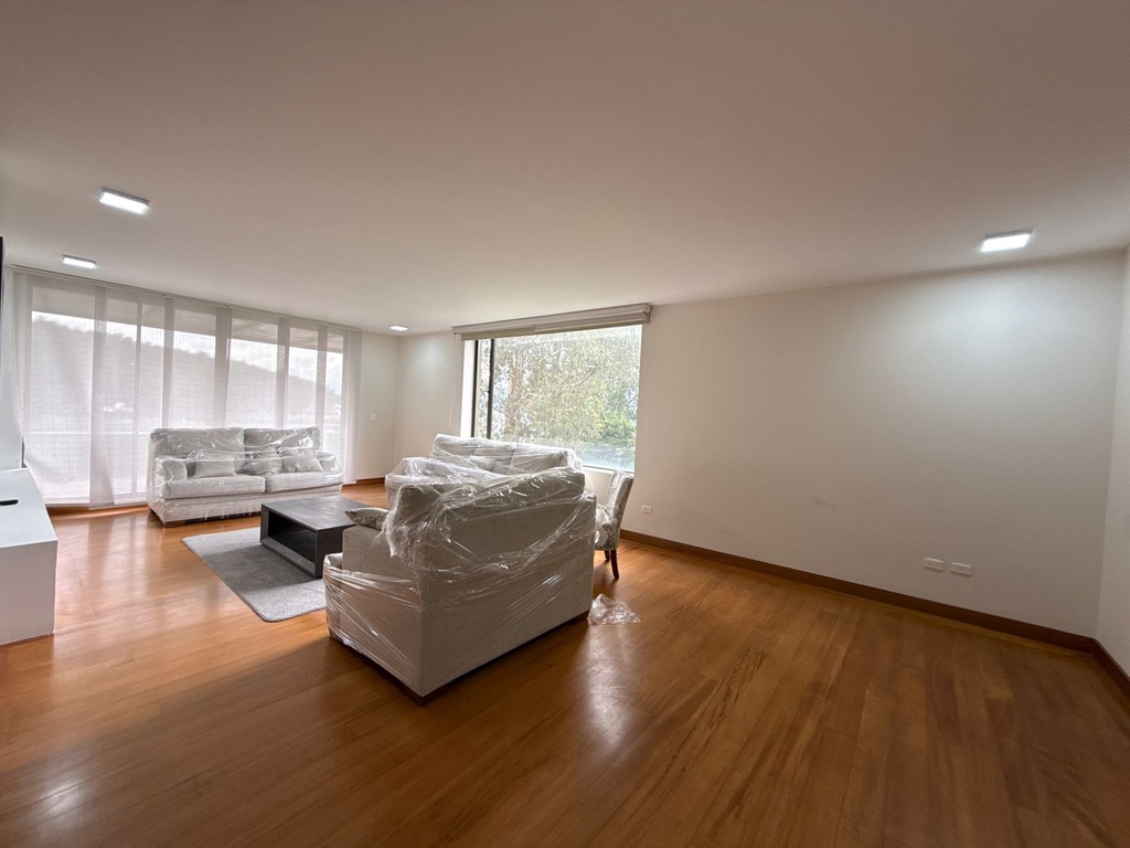 Departamento con Hermosa Vista en Alquiler Sector Monteserrin