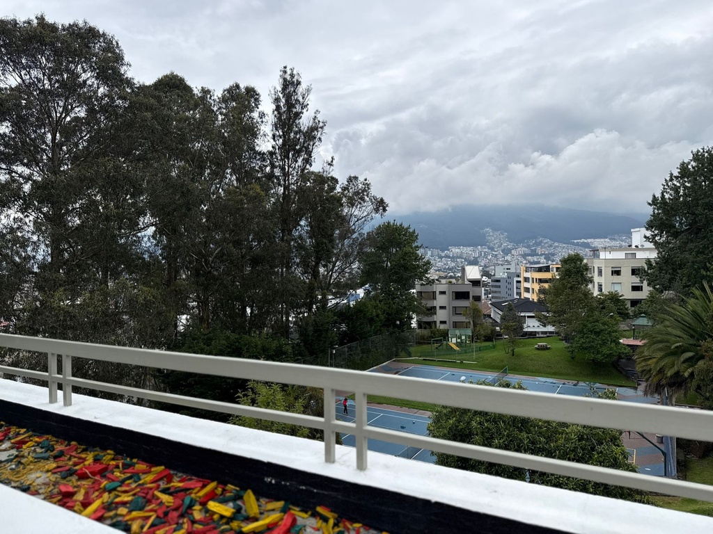 Departamento con Hermosa Vista en Alquiler Sector Monteserrin