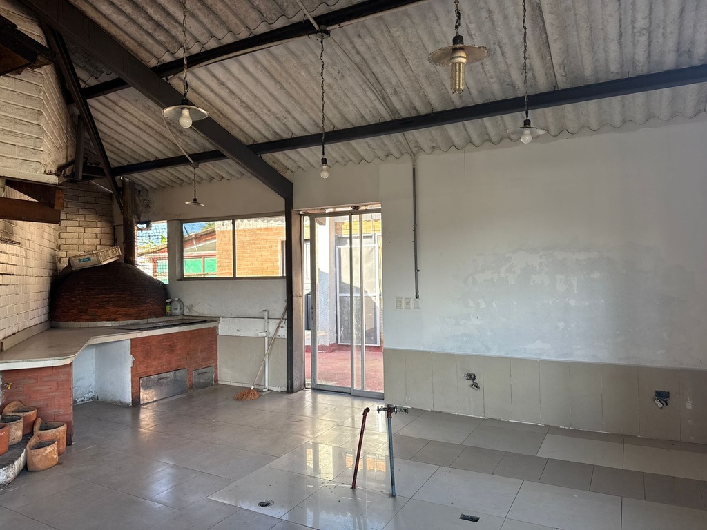 Casa Comercial en Alquiler con Ubicación Estratégica en Puembo Rosa Blanca