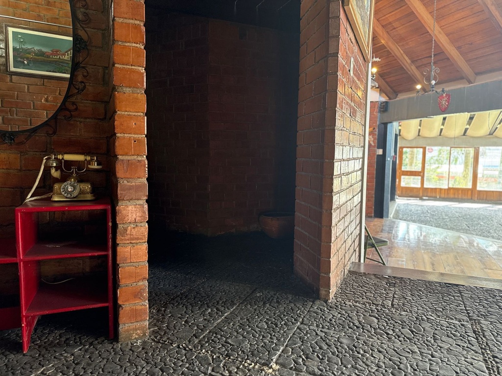 Casa Comercial en Alquiler con Ubicación Estratégica en Puembo Rosa Blanca