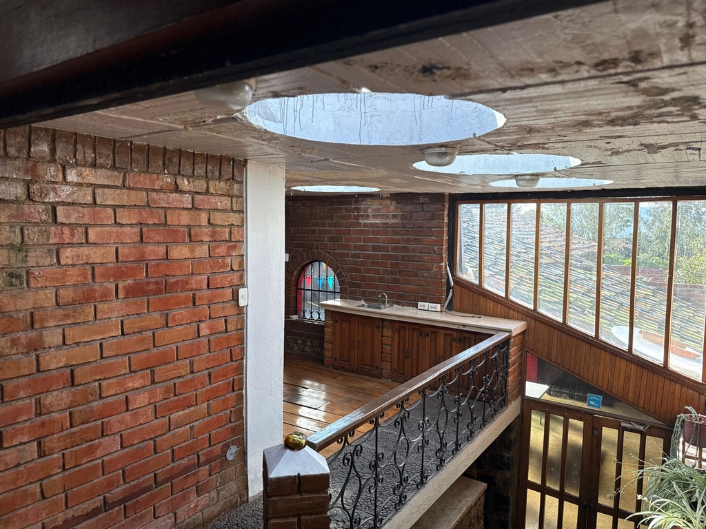 Casa Comercial en Alquiler con Ubicación Estratégica en Puembo Rosa Blanca