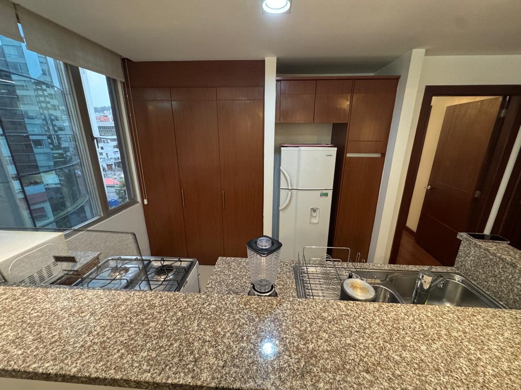 Suite con Excelente Ubicación en Alquiler Sector República del Salvador 