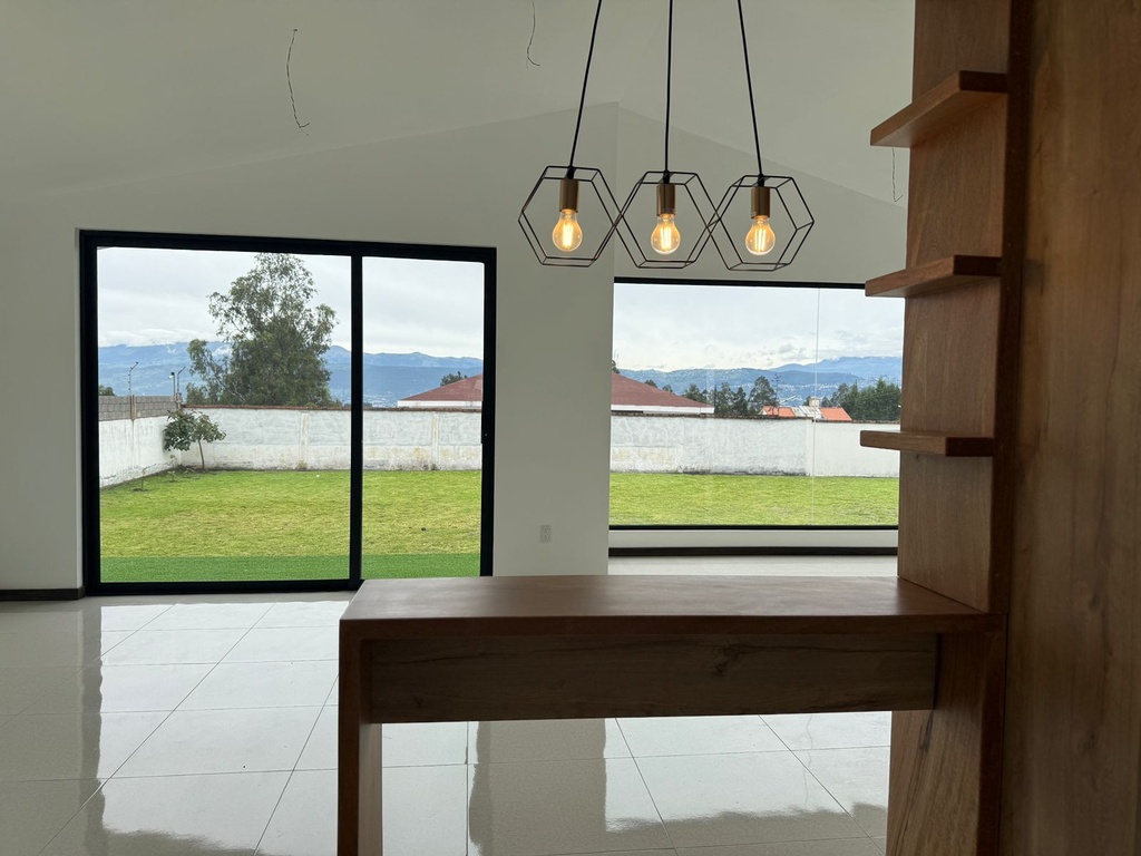 Casa Nueva en Venta de 3 Dormitorios Sector Alangasí la Floresta de la Merced