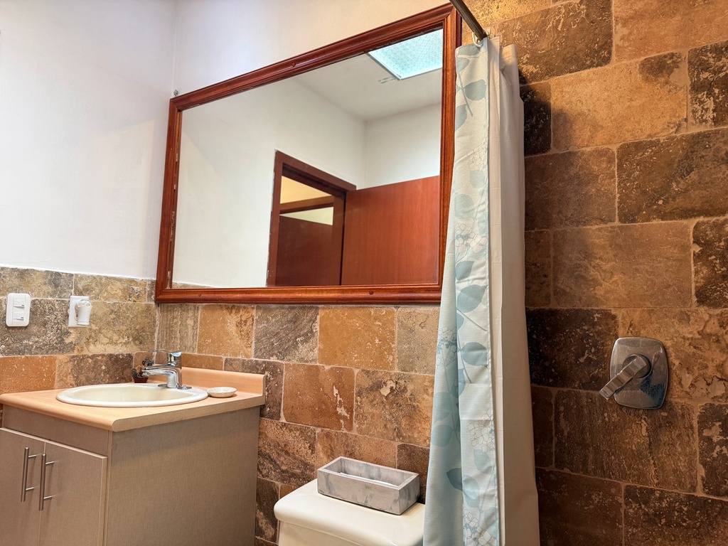 Casa con Piscina en Venta Sector Alangasí la Floresta de la Merced