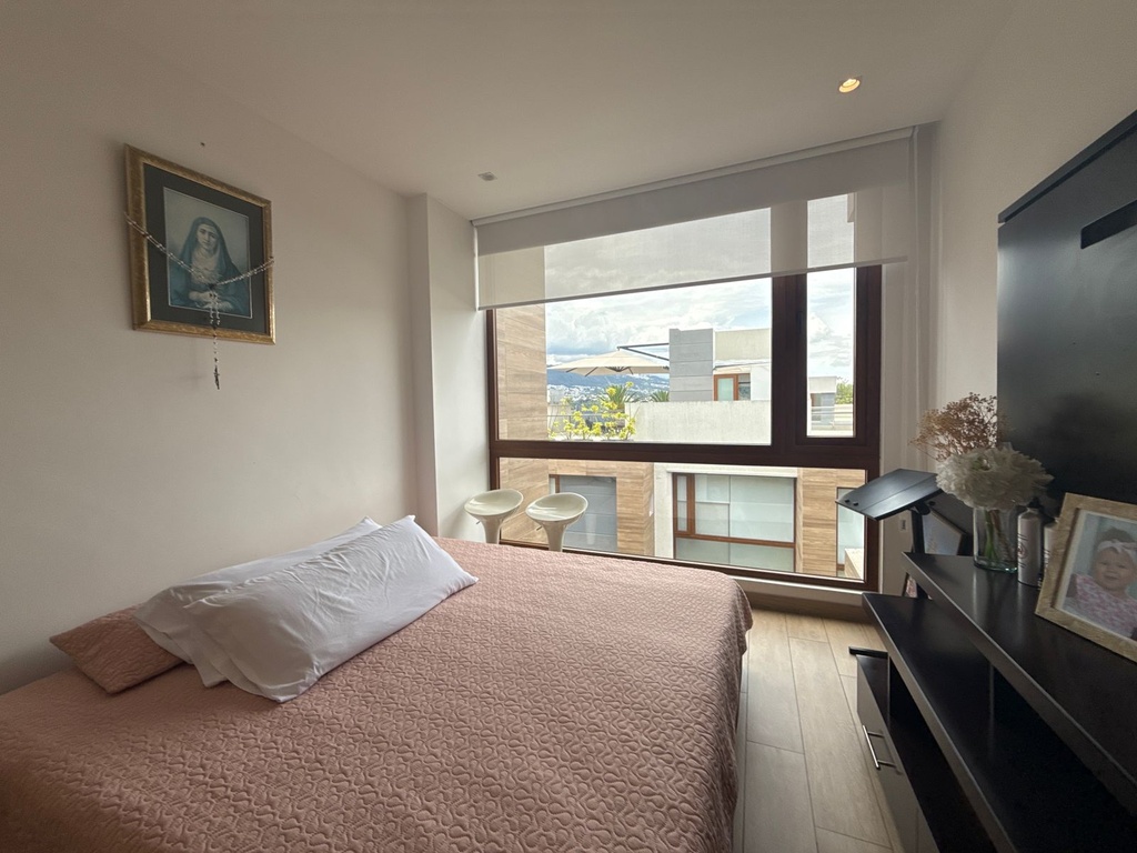 Casa Moderna en Venta Sector Cumbayá 