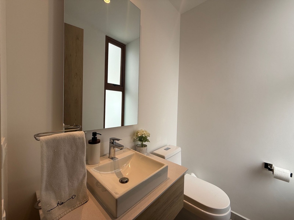 Casa Moderna en Venta Sector Cumbayá 