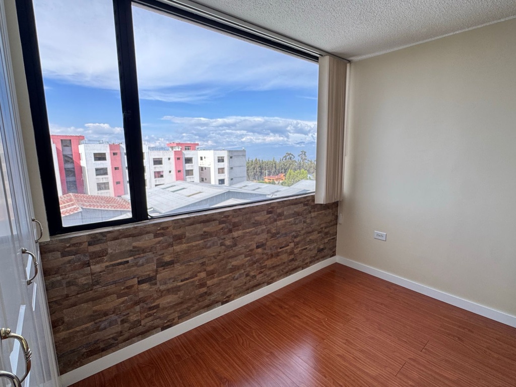 Departamento en Alquiler de Oportunidad Sector Solca