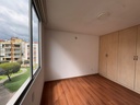 Departamento de 3 Habitaciones y 2 Parqueaderos - Sector UDLA la Granados