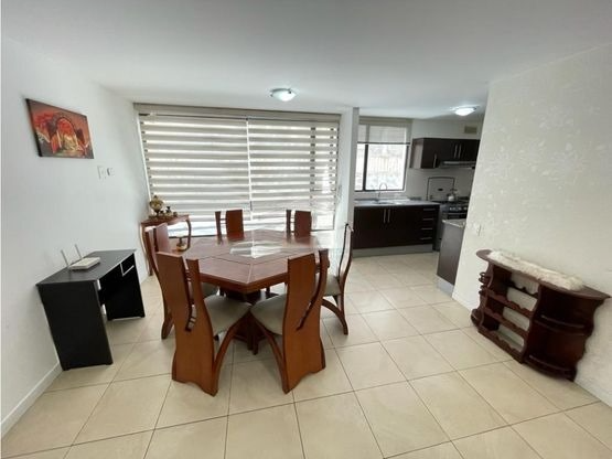 Departamento de 2 Dormitorios y 2 Parqueaderos - Colegio Benalcázar / Portugal