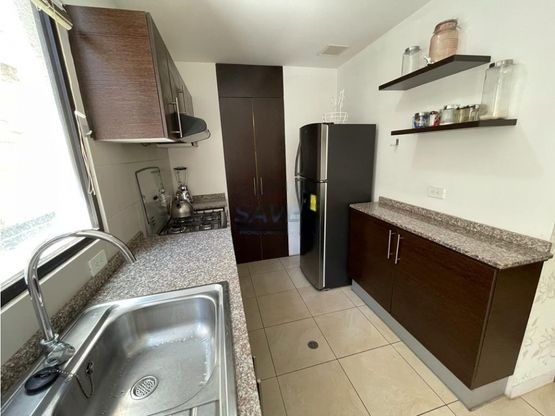 Departamento de 2 Dormitorios y 2 Parqueaderos - Colegio Benalcázar / Portugal