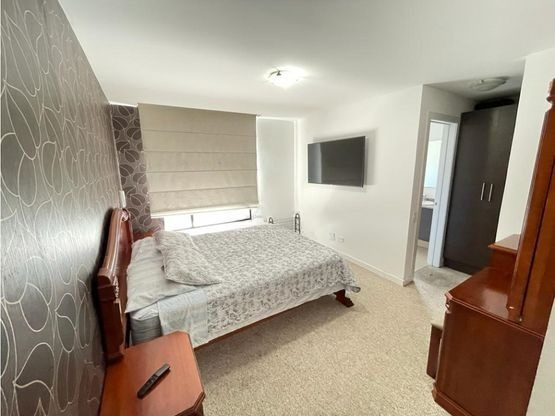 Departamento de 2 Dormitorios y 2 Parqueaderos - Colegio Benalcázar / Portugal
