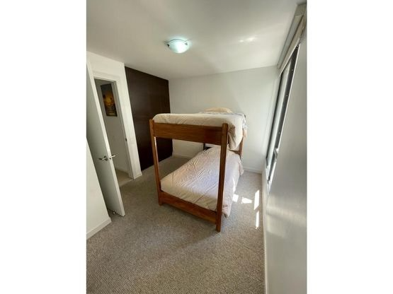 Departamento de 2 Dormitorios y 2 Parqueaderos - Colegio Benalcázar / Portugal