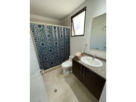 Departamento de 2 Dormitorios y 2 Parqueaderos - Colegio Benalcázar / Portugal
