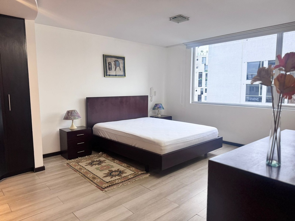 Departamento en Alquiler con Excelente Ubicación Sector La Carolina