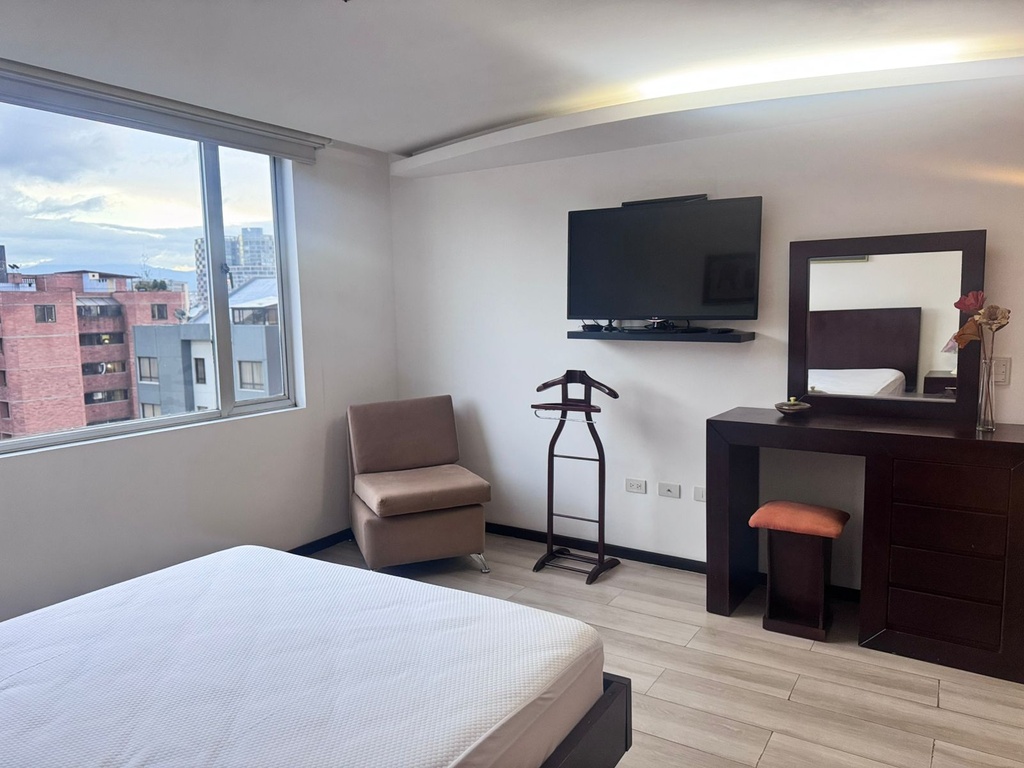 Departamento en Alquiler con Excelente Ubicación Sector La Carolina