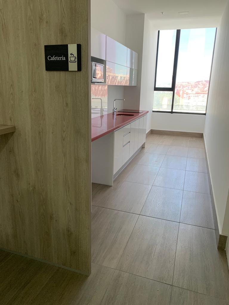 Oficina con Excelente Ubicación en Alquiler Sector Iñaquito