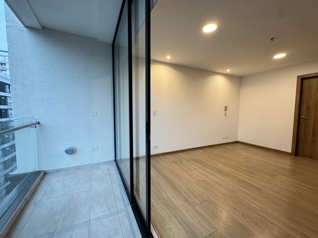 Departamento con Excelente Ubicación en Alquiler Sector República del Salvador 